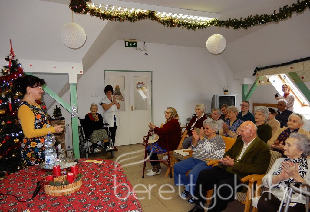 Mesét kaptak ajándékba 23